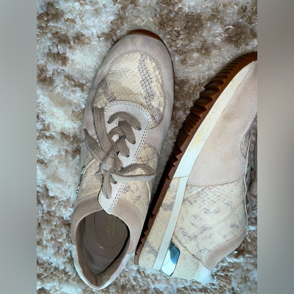 Michael Michael Kors. Size 37.